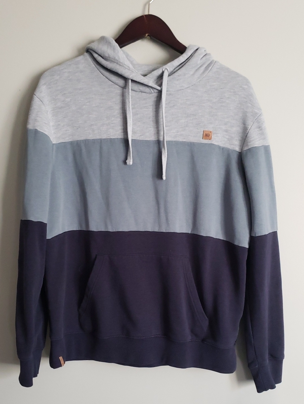 tentree Men's Colorblock Hooded Pullover Sweatshirt - Light Gray, Slate, Navy